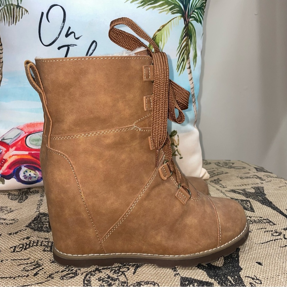 Universal Thread Tan Lace Up Wedge Boot Size 8 Ex… - image 5